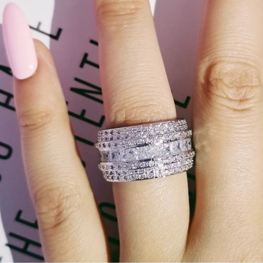 NEW 925 STERLING SILVER LUXURY DIAMOND RING, CUTE RING, SHINY RING. - Picture 2 of 5